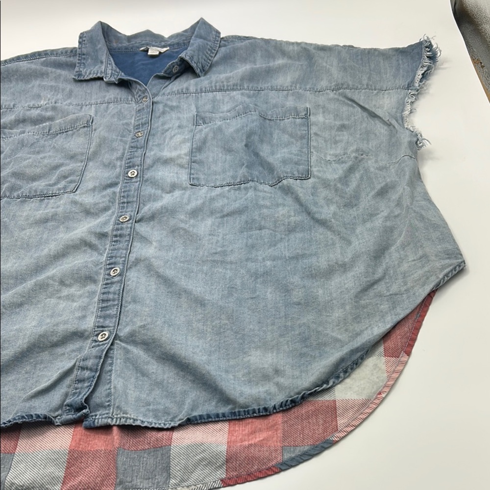 Cato Women's Boxy Shirt 22/24W Button Down Plaid Blue Red Dickie Sleeveless - Picture 5 of 12